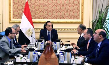 مدبولي يلتقي اللجنة الاستشارية للاقتصاد الرقمي لاستشراف المستقبل والاستفادة من المقترحات 2 مدبولي يلتقي اللجنة الاستشارية للاقتصاد الرقمي لاستشراف المستقبل والاستفادة من المقترحات