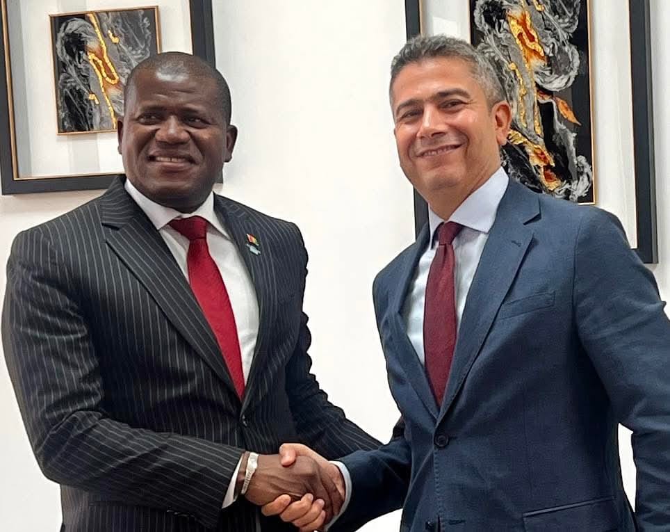 سفير مصر في غينيا يبحث مع وزير التخطيط الغيني سبل تعزيز التعاون الاقتصادي بين البلدين 1 سفير مصر في غينيا يبحث مع وزير التخطيط الغيني سبل تعزيز التعاون الاقتصادي بين البلدين