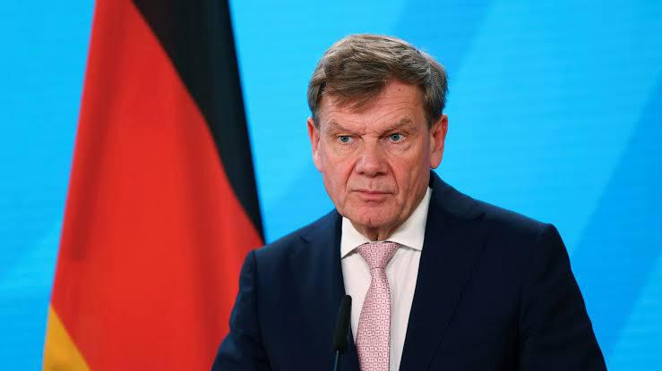 وزير الخارجية الألماني يحذر من إضعاف أوكرانيا أو المساس بسيادة الاتحاد الأوروبي وحلف الناتو.