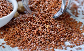 زيت بذور الكتان: منسوجة العناية بالبشرة والشعر