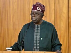 نيجيريا يعلن حالة الطوارئ الوطنية بعد اختطاف تلاميذ المدارس وموجة هجمات على المدنيين