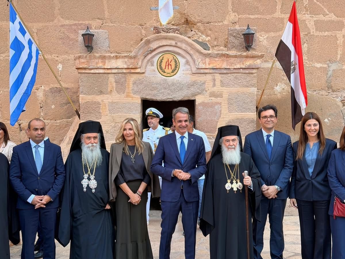 وزير الثقافة يشارك في تنصيب الأنبا سيميون مطرانًا لدير سانت كاترين 1 وزير الثقافة يشارك في تنصيب الأنبا سيميون مطرانًا لدير سانت كاترين