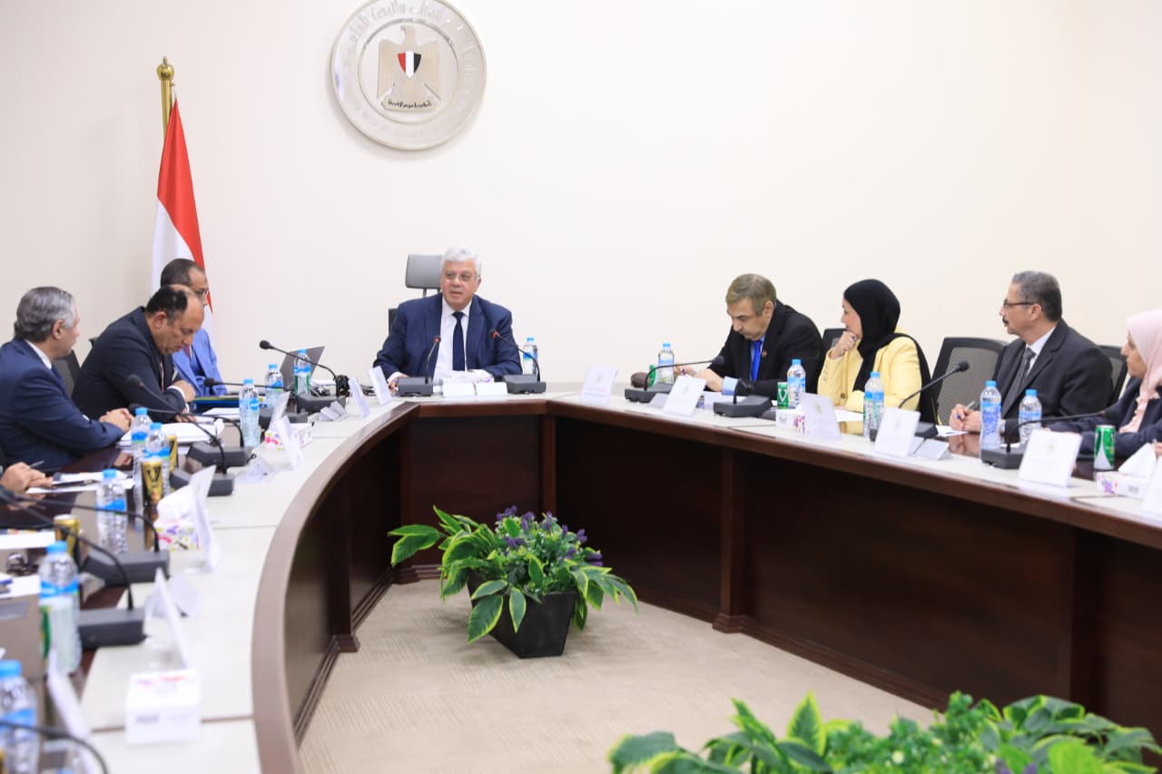 وزير التعليم العالي يؤكد أهمية دور صندوق الاستشارات في دعم الاستثمارات الصناعية