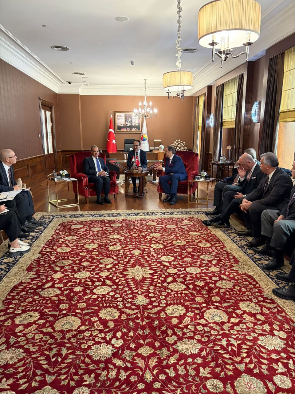 وزير الخارجية يبحث مع اتحاد الغرف والبورصات التركية تعزيز التعاون الاقتصادي والتجاري