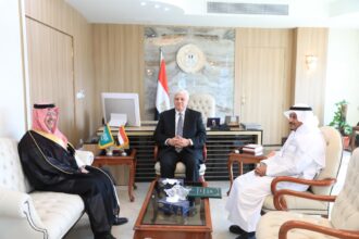 وزير التعليم العالي يبحث تعزيز التعاون الأكاديمي والبحثي مع السفير السعودي بالقاهرة 4 وزير التعليم العالي يبحث تعزيز التعاون الأكاديمي والبحثي مع السفير السعودي بالقاهرة