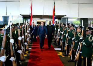 رئيس الوزراء يصل جنوب أفريقيا للمشاركة في قمة مجموعة العشرين 2025