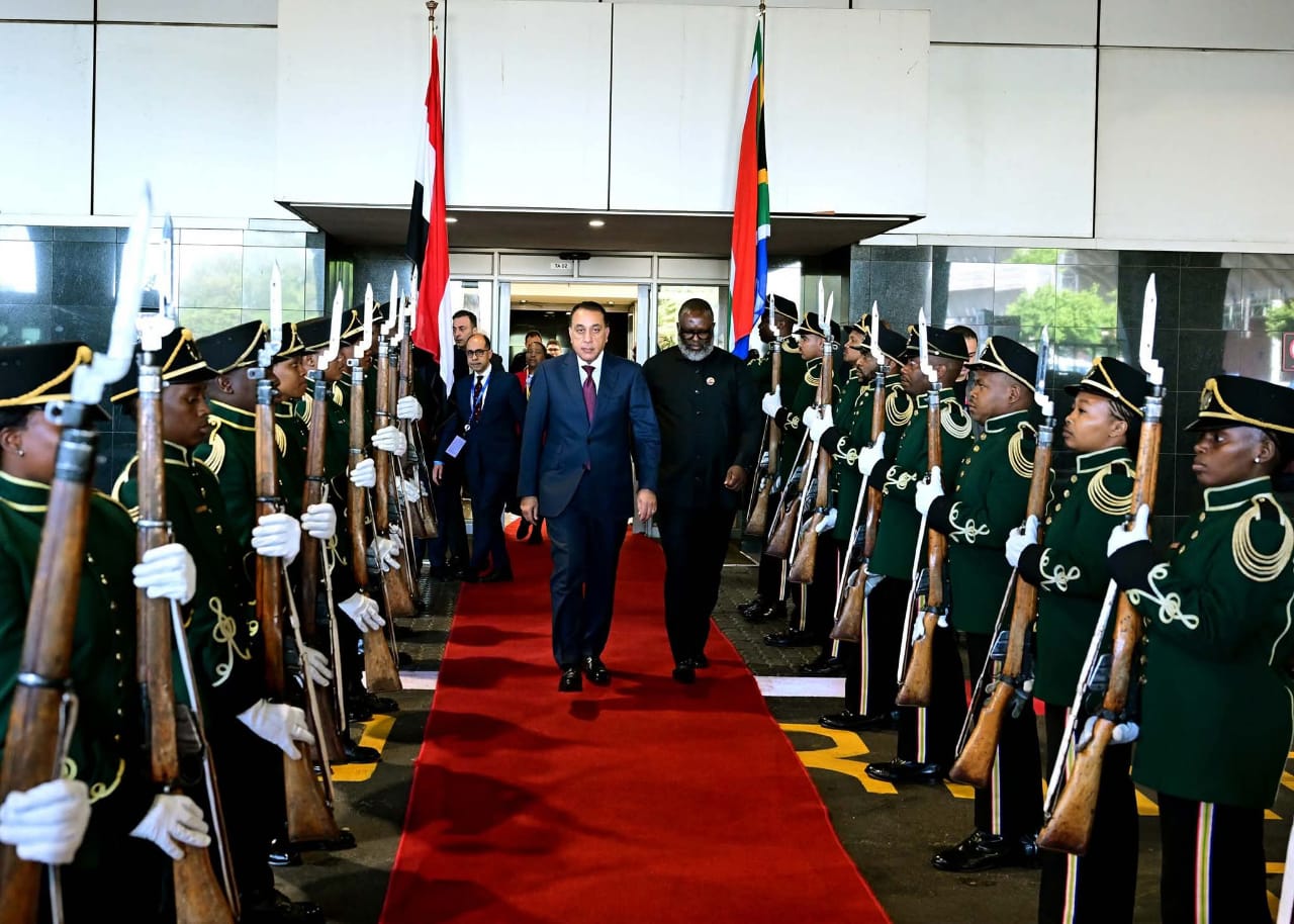 رئيس الوزراء يصل جنوب أفريقيا للمشاركة في قمة مجموعة العشرين 2025 1 رئيس الوزراء يصل جنوب أفريقيا للمشاركة في قمة مجموعة العشرين 2025