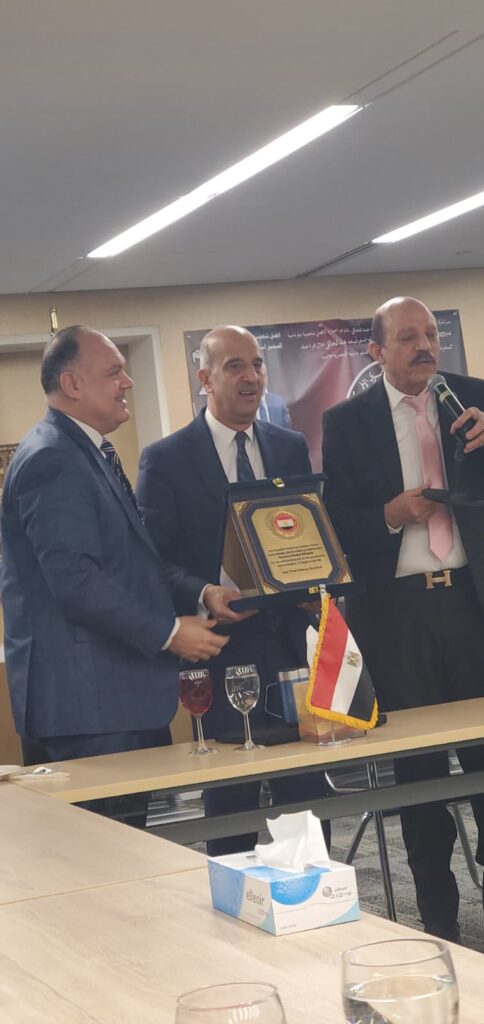 تكريم السفير أسامة عبد الخالق كرجل العام 2025 في احتفالية للمركز الثقافي المصري الأمريكي بنيويورك