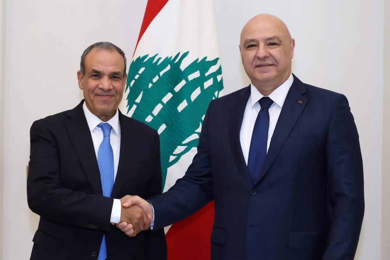 وزير الخارجية يلتقي الرئيس اللبناني في بيروت.. مصر تؤكد دعمها للبنان وترفض التصعيد الإسرائيلي