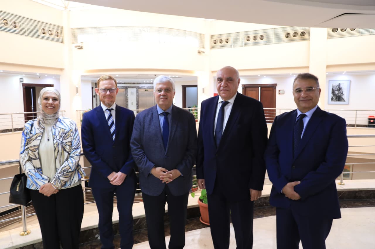 وزير التعليم العالي يبحث سبل التعاون مع جامعة كينجز كوليدج لندن