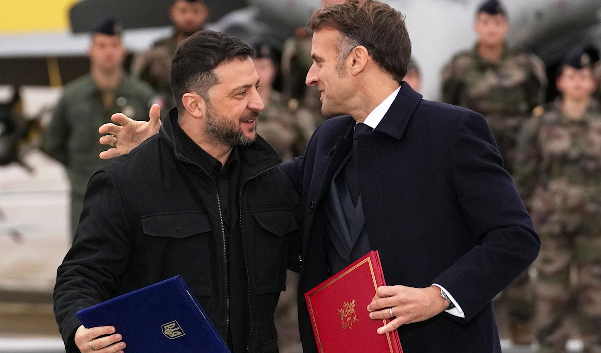 زيلينسكي في باريس: صفقة رافال تعزز قدرات أوكرانيا الجوية في مواجهة روسيا 1 زيلينسكي في باريس: صفقة رافال تعزز قدرات أوكرانيا الجوية في مواجهة روسيا