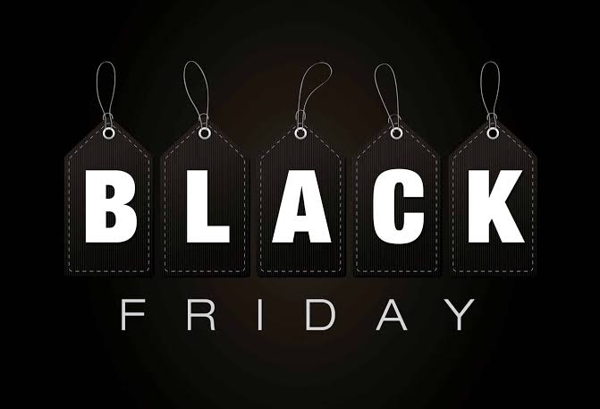 "البلاك فرايدي الأمريكي يكسر الأرقام: 11.8 مليار دولار ومبيعات الملابس الفاخرة تتصدر!"