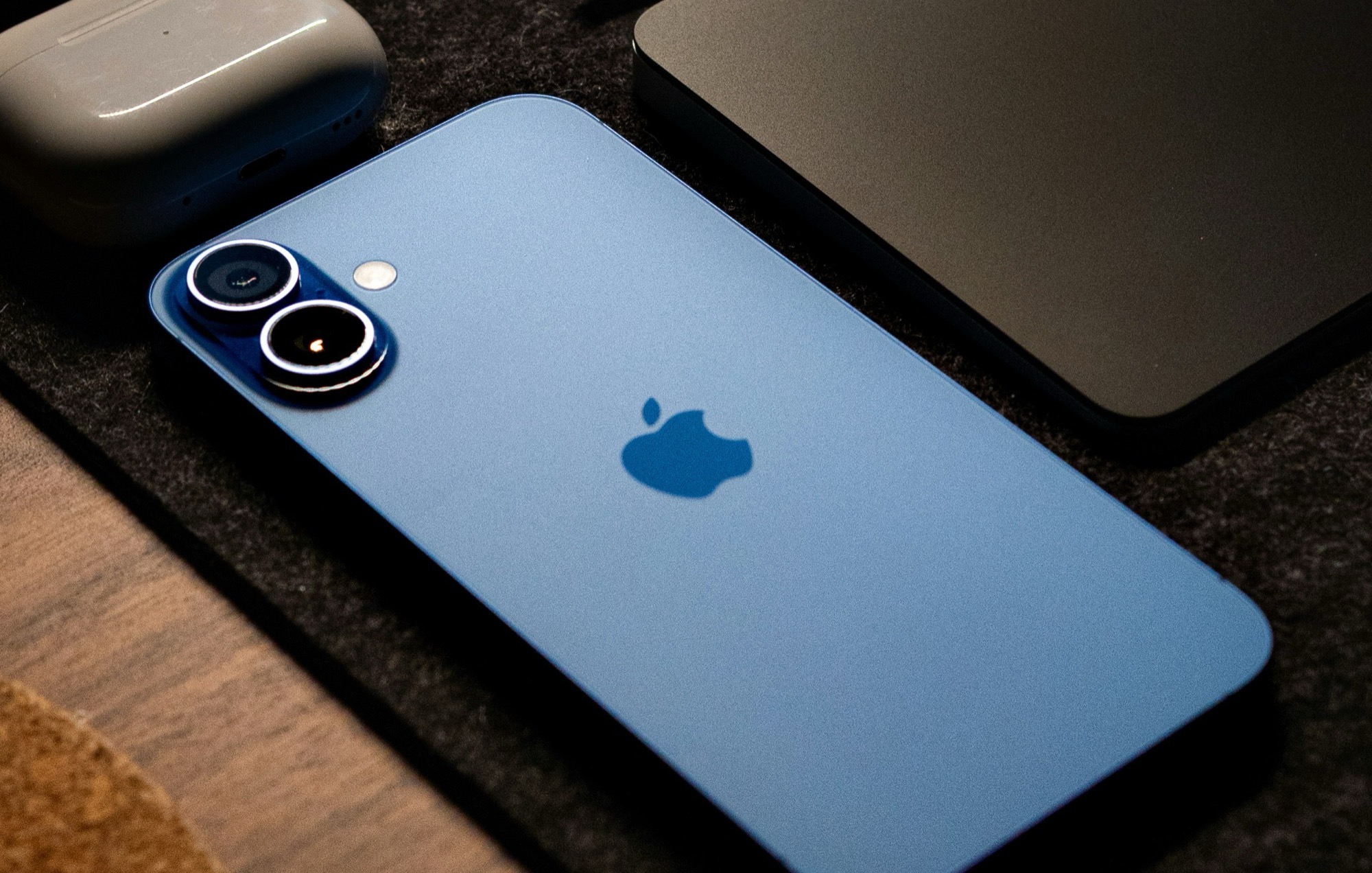 صدمة آبل في 2025.. أسباب فشل هاتفا iPhone 16e و iPhone Air رغم إغراء "السعر الأرخص"