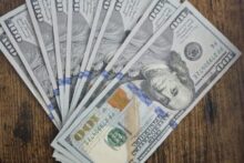 الدولار يتراجع أمام الجنيه.. العملة الأمريكية تفقد 11 قرشًا في البنوك المصرية