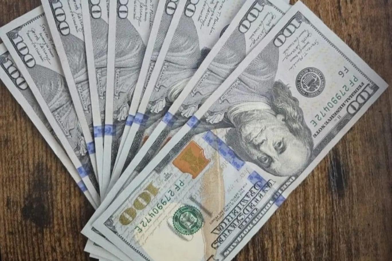 الدولار يتراجع أمام الجنيه.. العملة الأمريكية تفقد 11 قرشًا في البنوك المصرية