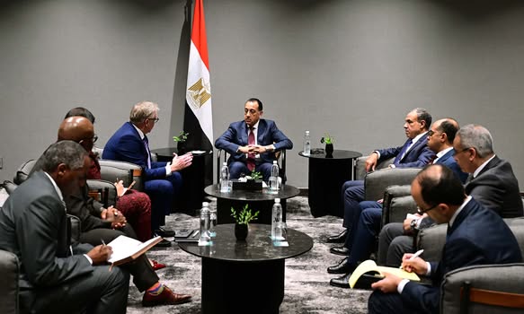 رئيس الوزراء يبحث دعم استثمارات "أنجلو جولد أشانتي" في منجم السكري خلال مشاركته بقمة العشرين