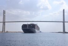 قناة السويس تعلن جاهزبتها لاستقبال سفن الحاويات العملاقة وعبور سفينتين تابعتين لمجموعة CMA