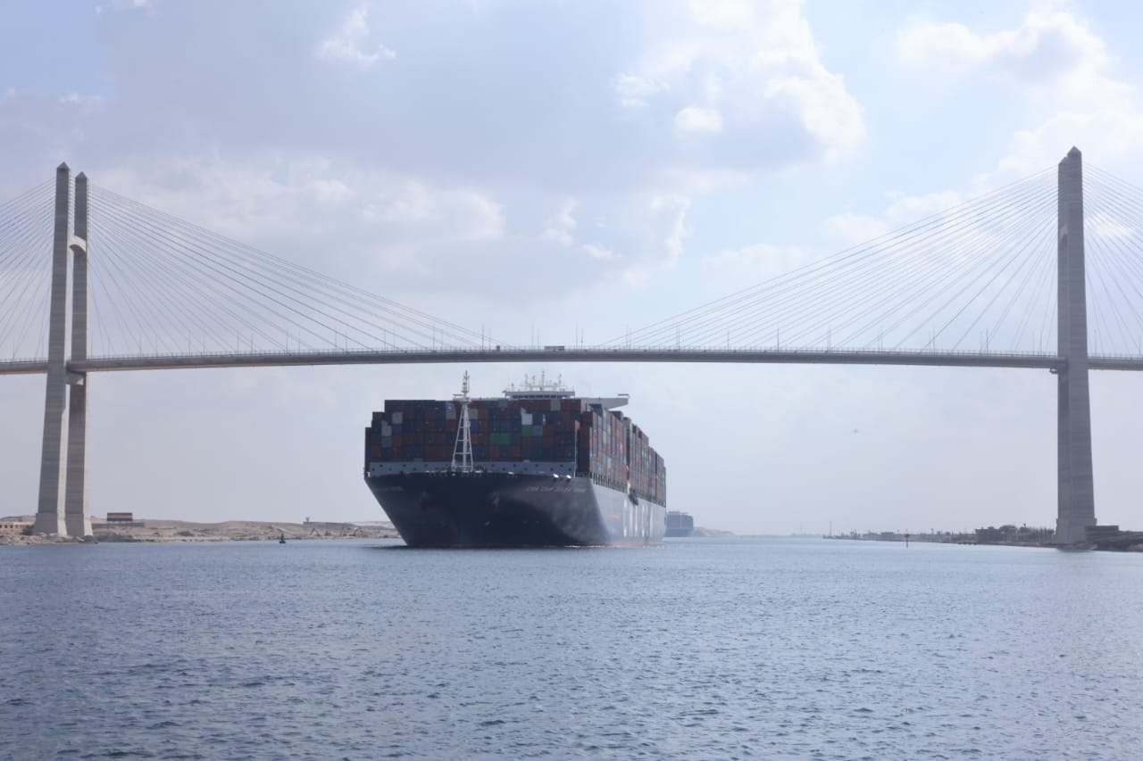 قناة السويس تعلن جاهزبتها لاستقبال سفن الحاويات العملاقة وعبور سفينتين تابعتين لمجموعة CMA 1 قناة السويس تعلن جاهزبتها لاستقبال سفن الحاويات العملاقة وعبور سفينتين تابعتين لمجموعة CMA