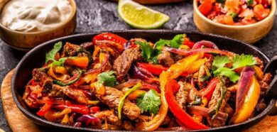 قوارب فاهيتا اللحم الشهية بصوص البيكو دي جايو.. وصفة سريعة ولذيذة للمناسبات