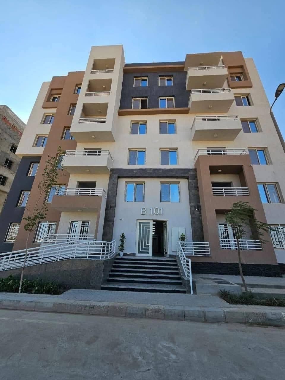 وزير الإسكان يتابع تنفيذ مشروعات "ديارنا" للإسكان المتوسط في 6 مدن جديدة 1 وزير الإسكان يتابع تنفيذ مشروعات "ديارنا" للإسكان المتوسط في 6 مدن جديدة