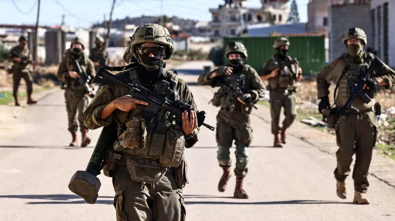 تجنيد أبناء العمال الأجانب في الجيش الإسرائيلي: نقاشات سرية وحاجة ملحة وسط نقص القوى البشرية