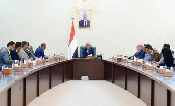الحكومة اليمنية ترحب بإعلان حالة الطوارئ وتحذر من تحركات المجلس الانتقالي في حضرموت والمهرة