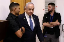 ضباط متقاعدون في شرطة الاحتلال: نتنياهو لا يستحق العفو