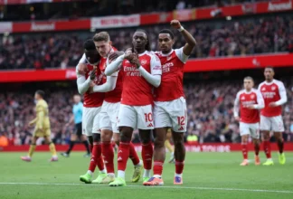 آرسنال يتصدر جدول الدوري الإنجليزي وليفربول في المركز التاسع بعد الجولة الـ14 2 آرسنال يتصدر جدول الدوري الإنجليزي وليفربول في المركز التاسع بعد الجولة الـ14