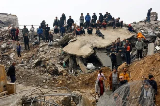 ارتفاع ضحايا المنخفض الجوي في غزة إلى 13 قتيلاً وغرق خيام النازحين بسبب الأمطار الغزيرة