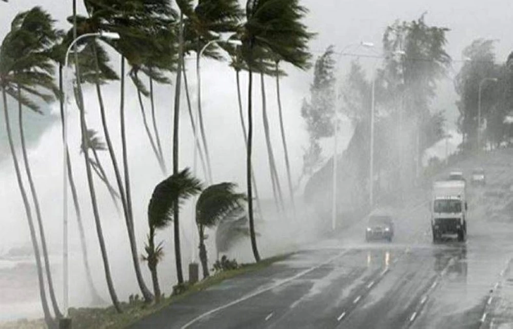 العاصفة "بايرون" تضرب إسرائيل: أمطار غزيرة وفيضانات تهدد الساحل والوسط وتحذيرات من إخلاء المناطق المنخفضة 1 العاصفة "بايرون" تضرب إسرائيل: أمطار غزيرة وفيضانات تهدد الساحل والوسط وتحذيرات من إخلاء المناطق المنخفضة