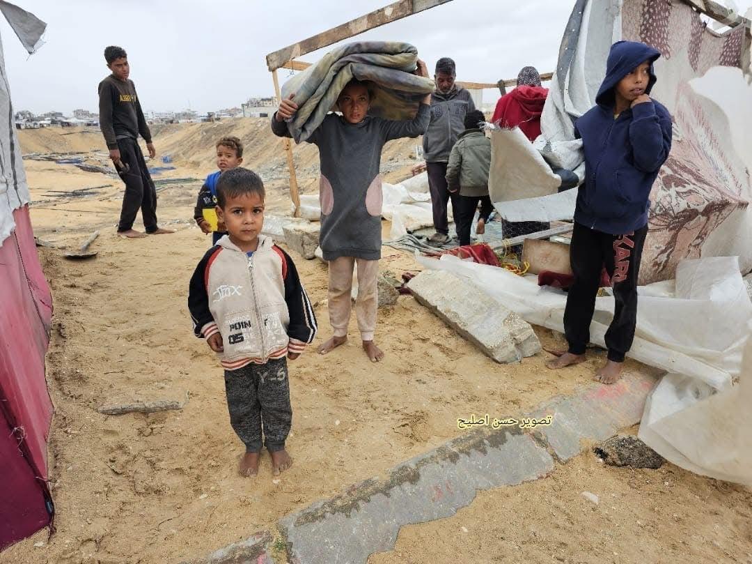 «أنقذوا الأطفال»: الإسراع بإدخال المساعدات لإنقاذ أطفال غزة من آثار الطقس القاسي 1 «أنقذوا الأطفال»: الإسراع بإدخال المساعدات لإنقاذ أطفال غزة من آثار الطقس القاسي