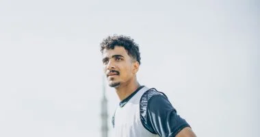 توقف مباراة مصر وأنجولا بسبب إصابة حسام عبد المجيد بعد تدخل عنيف من مابولولو