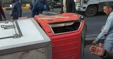 حادث تصادم بين سيارة ملاكي ونقل على كوبري الدقي يؤدي إلى انقلاب وتباطؤ حركة المرور 6 حادث تصادم بين سيارة ملاكي ونقل على كوبري الدقي يؤدي إلى انقلاب وتباطؤ حركة المرور