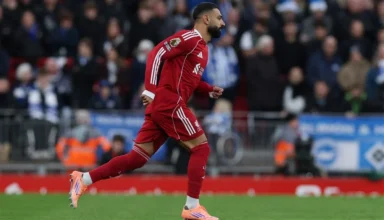 زيارة غامضة لمحمد صلاح إلى جدة: بين الانتقالات والعمرة والتسويق، والشائعات تلاحق مستقبله مع ليفربول 2 زيارة غامضة لمحمد صلاح إلى جدة: بين الانتقالات والعمرة والتسويق، والشائعات تلاحق مستقبله مع ليفربول