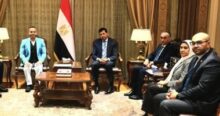 وزير الشباب والرياضة يلتقي البطل البارالمبي شريف عثمان لدعم مسيرته الرياضية