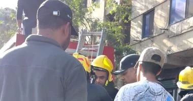  إنقاذ مصاب من أسفل ركام عقار إمبابة المنهار وارتفاع عدد المصابين إلى 7