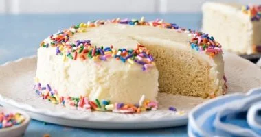 طريقة عمل الكيك مع الأطفال.. وصفات سهلة وآمنة لوقت ممتع فى المطبخ