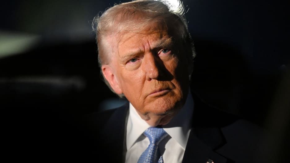 الولايات المتحدة تفرض عقوبات على أقارب مادورو و6 شركات شحن نفط فنزويلي ضمن حملة ضغط ضد نظام كارتل دي لوس سوليس