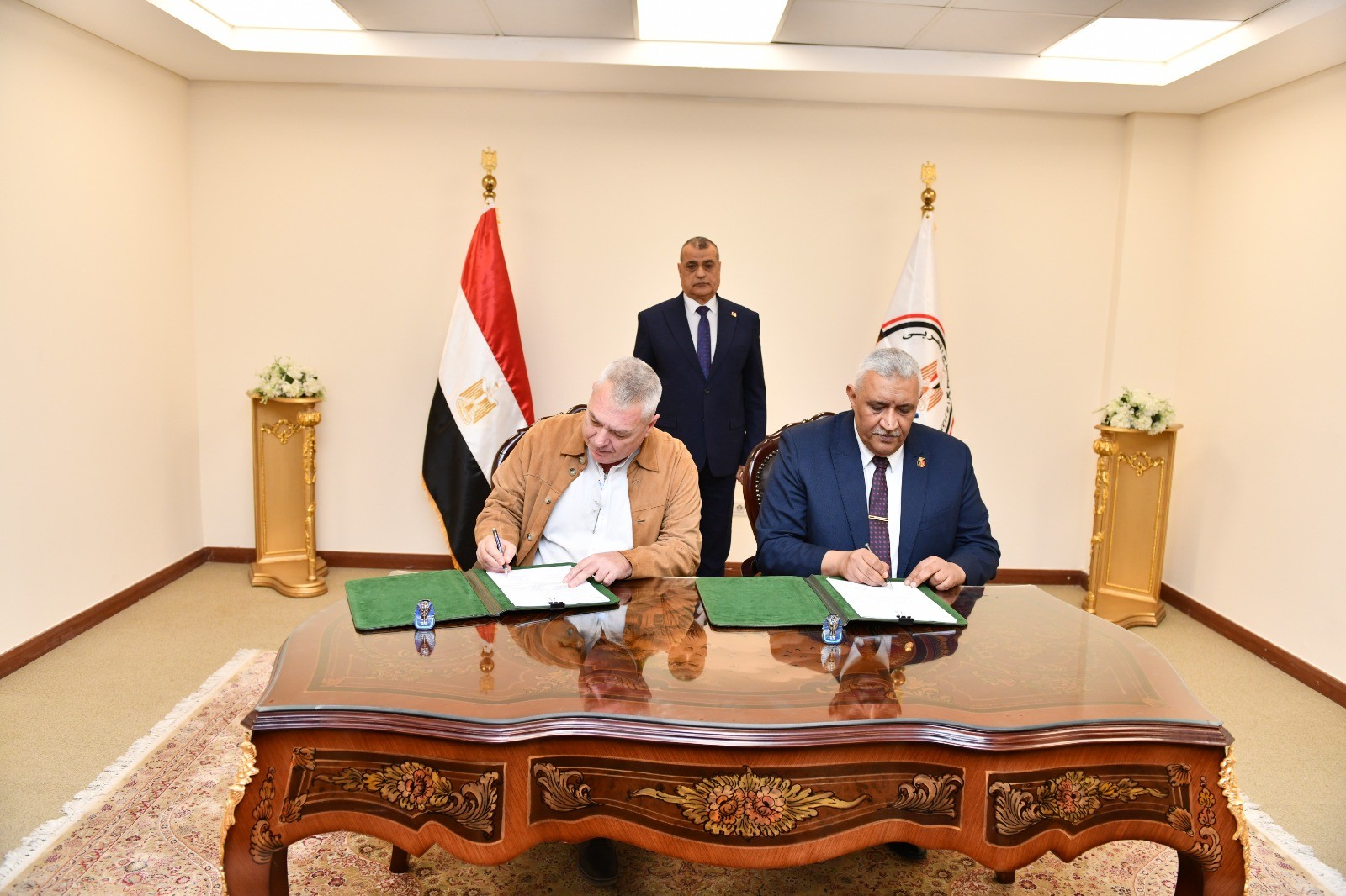 الإنتاج الحربي توقيع عقد شراكة جديدة مع شركة أجنبية خلال معرض EDEX 2025 1 الإنتاج الحربي توقيع عقد شراكة جديدة مع شركة أجنبية خلال معرض EDEX 2025