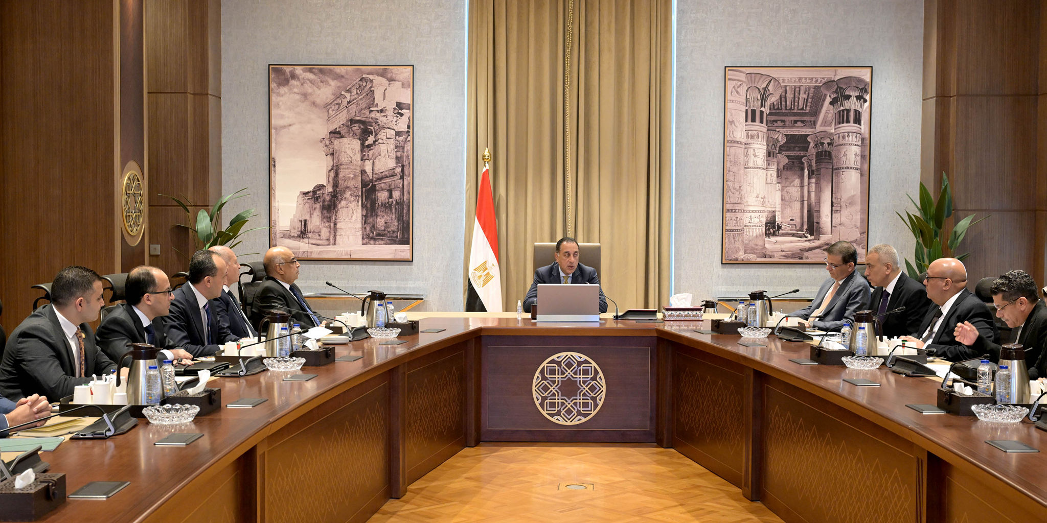 رئيس الوزراء يعقد اجتماعًا لحل مشكلات المستثمرين وتحسين مناخ الاستثمار