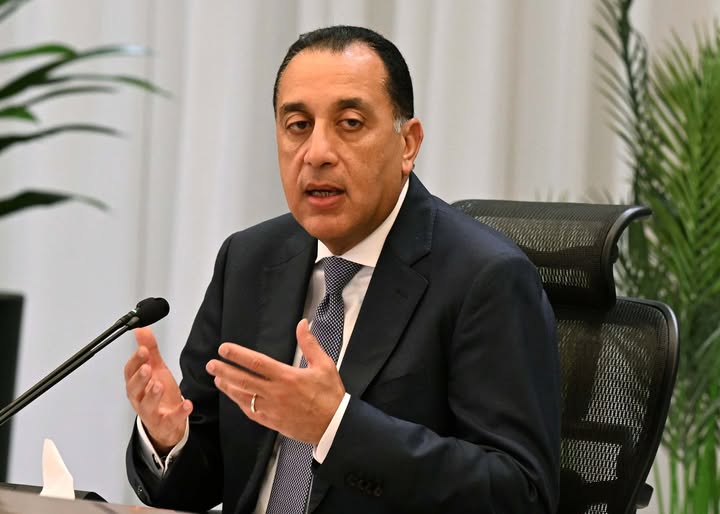 مدبولي يتفقد مشروعات «حياة كريمة» بقرى شبين القناطر في القليوبية 1 مدبولي يتفقد مشروعات «حياة كريمة» بقرى شبين القناطر في القليوبية