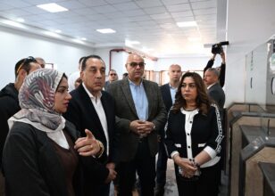 مدبولي يتفقد المركز التكنولوجي بقرية طحانوب ضمن مشروعات «حياة كريمة» بالقليوبية 3 مدبولي يتفقد المركز التكنولوجي بقرية طحانوب ضمن مشروعات «حياة كريمة» بالقليوبية