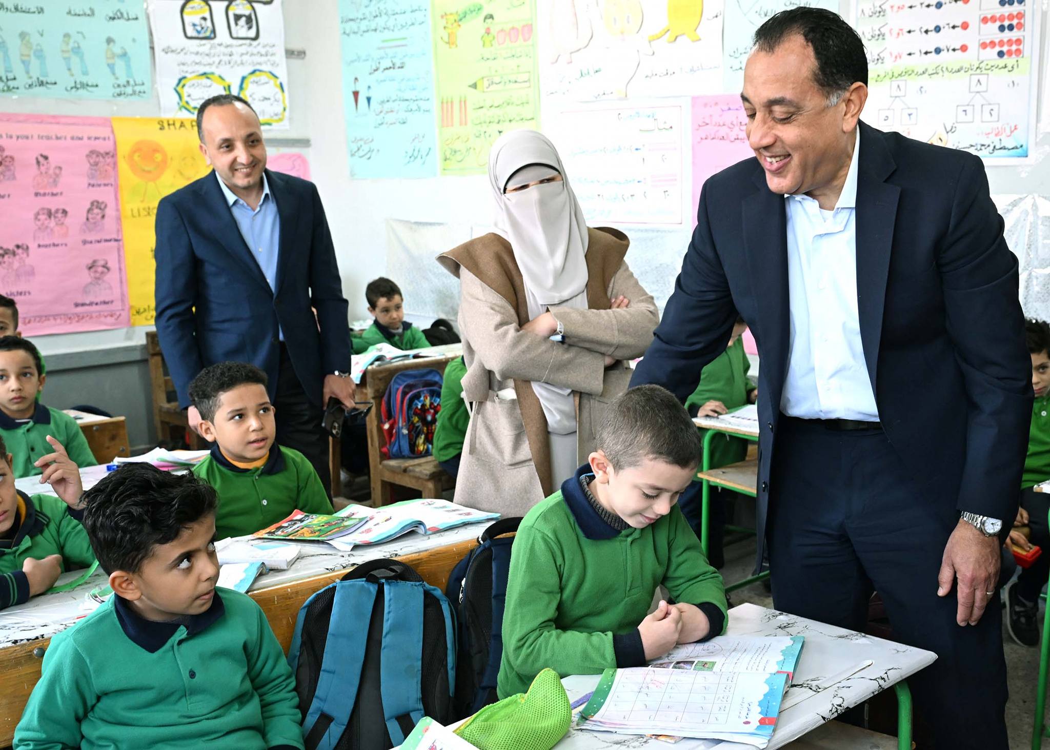 رئيس الوزراء يزور مدرسة أسكر الابتدائية ضمن جولته بمبادرة «حياة كريمة» بالجيزة