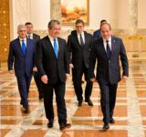 السيسي يؤكد دعم مصر للعراق ويبحث مع رئيس حكومة إقليم كردستان تعزيز التعاون المشترك