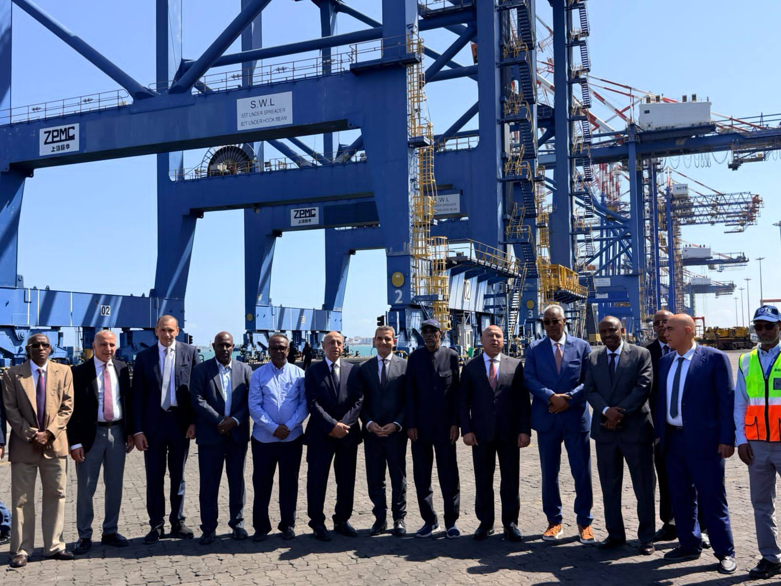 كامل الوزير يبحث سبل التعاون مع جيبوتي في الموانئ والطاقة ويشهد توقيع اتفاقيات جديدة