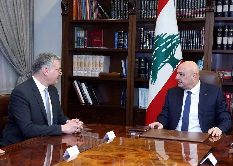 وزير البترول يبحث مع الرئيس اللبناني سبل تعزيز التعاون في قطاع الغاز