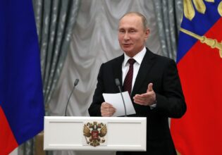 الكرملين ينفي رفض بوتين لخطة السلام الأمريكية: تبادل آراء وبحث عن حلول وسط لإنهاء أزمة أوكرانيا