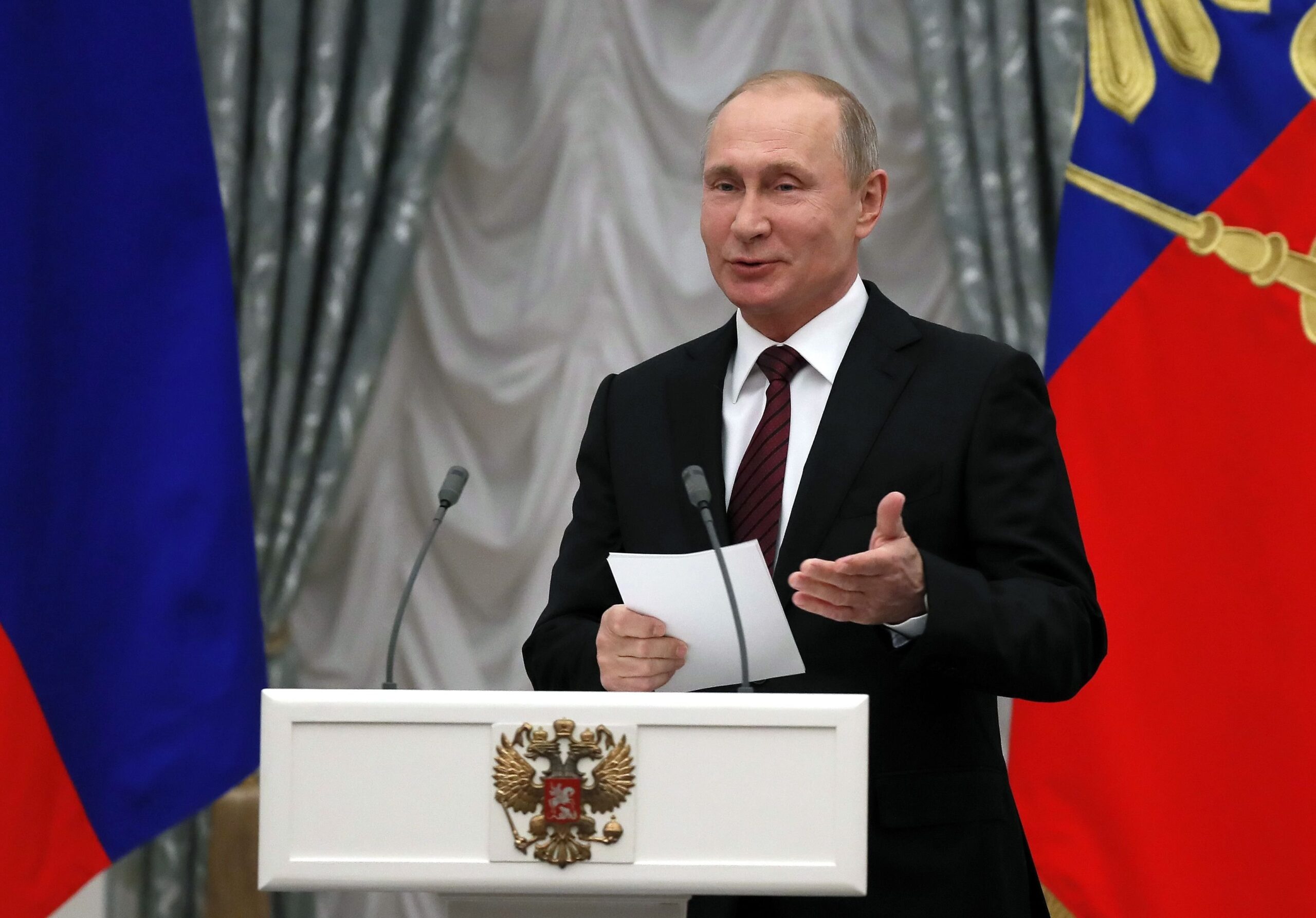 الكرملين ينفي رفض بوتين لخطة السلام الأمريكية: تبادل آراء وبحث عن حلول وسط لإنهاء أزمة أوكرانيا 1 الكرملين ينفي رفض بوتين لخطة السلام الأمريكية: تبادل آراء وبحث عن حلول وسط لإنهاء أزمة أوكرانيا