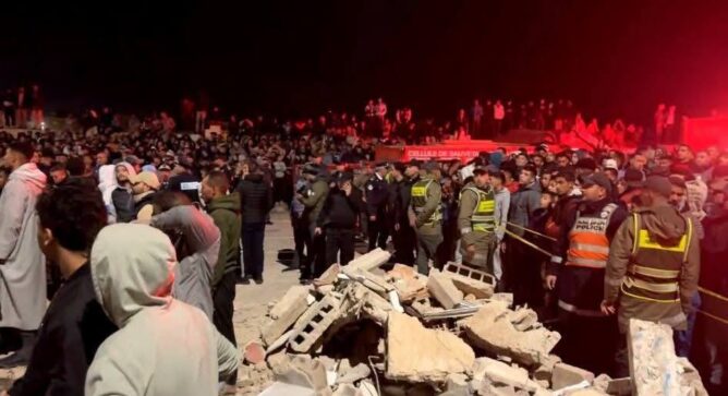 فاجعة فاس: انهيار مبنيين سكنيين يسفر عن 19 قتيلاً بينهم أطفال وإصابة 16 آخرين