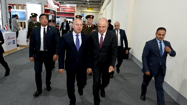 كامل الوزير يتفقد جناح اتحاد الصناعات المصرية في إيديكس 2025 ويؤكد دعم توطين الصناعات الدفاعية